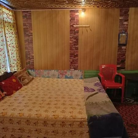 Hotel Island Srinagar  Exterior photo