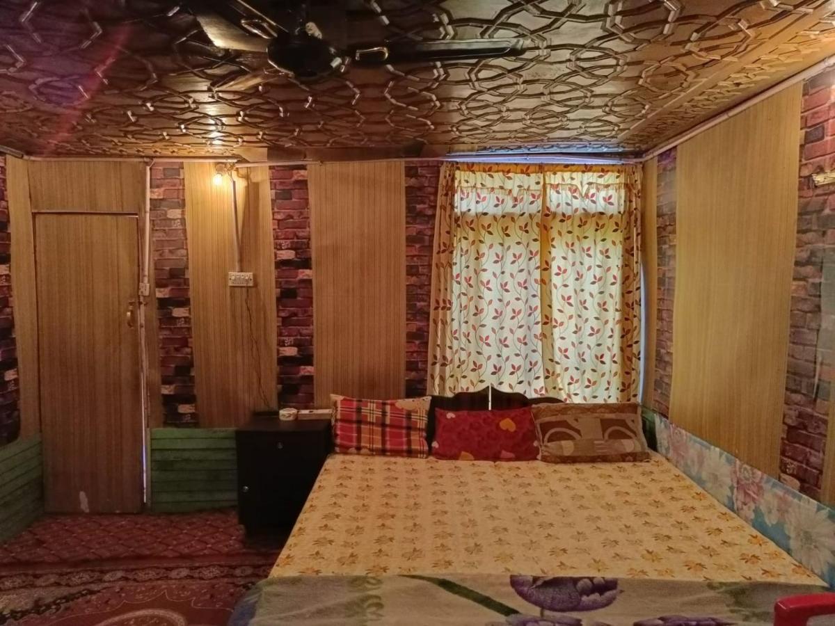 Hotel Island Srinagar  Exterior photo